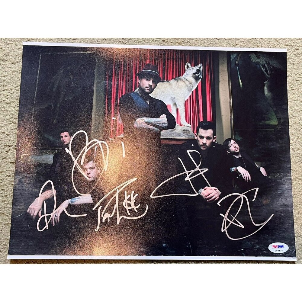GOOD CHARLOTTE With 4 Members HAND SIGNED w/ PSA COA AUTOGRAPHED 14” X 11” Photo
